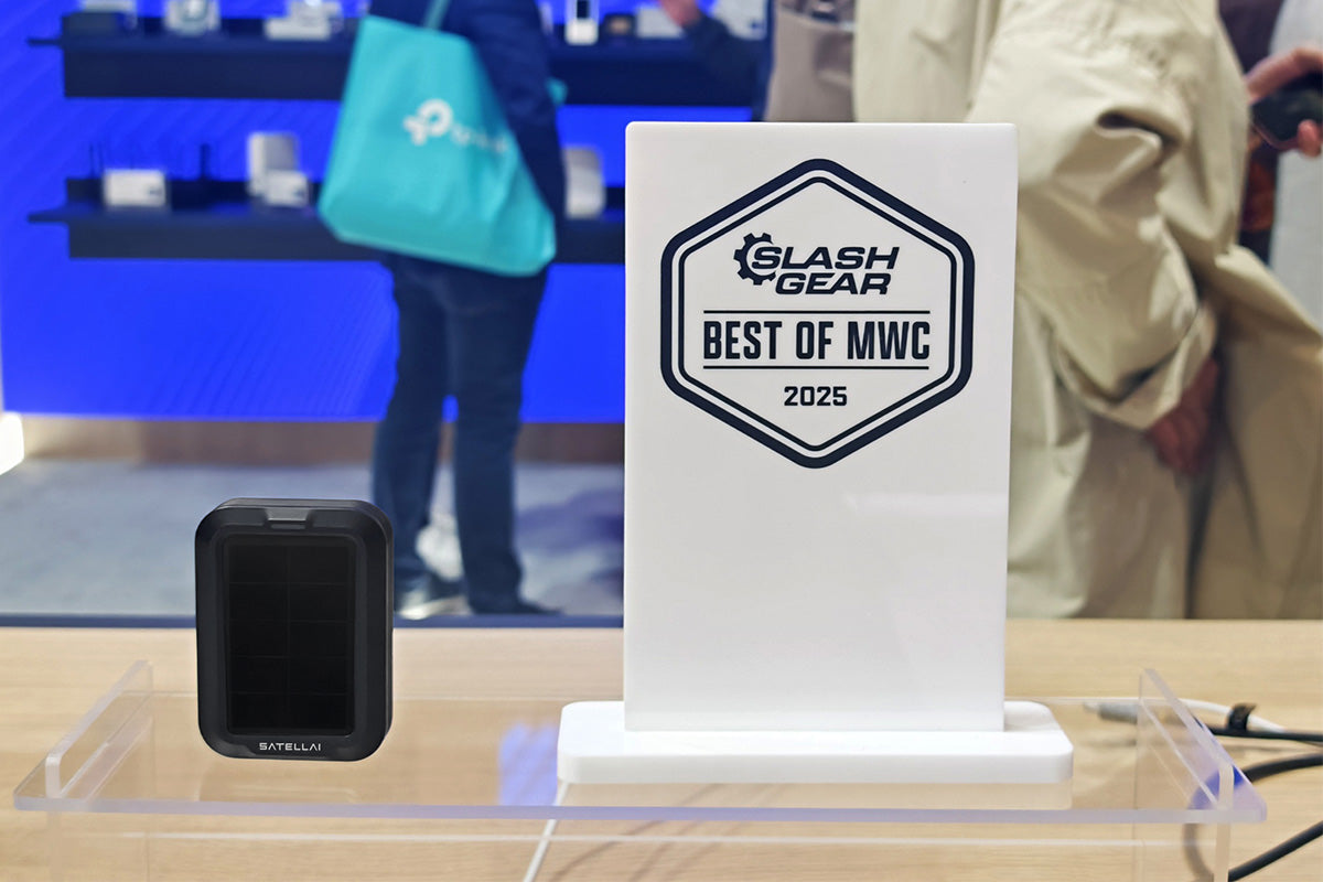 PetVora Smart Collar Air with SlashGear Best of MWC 2025 award