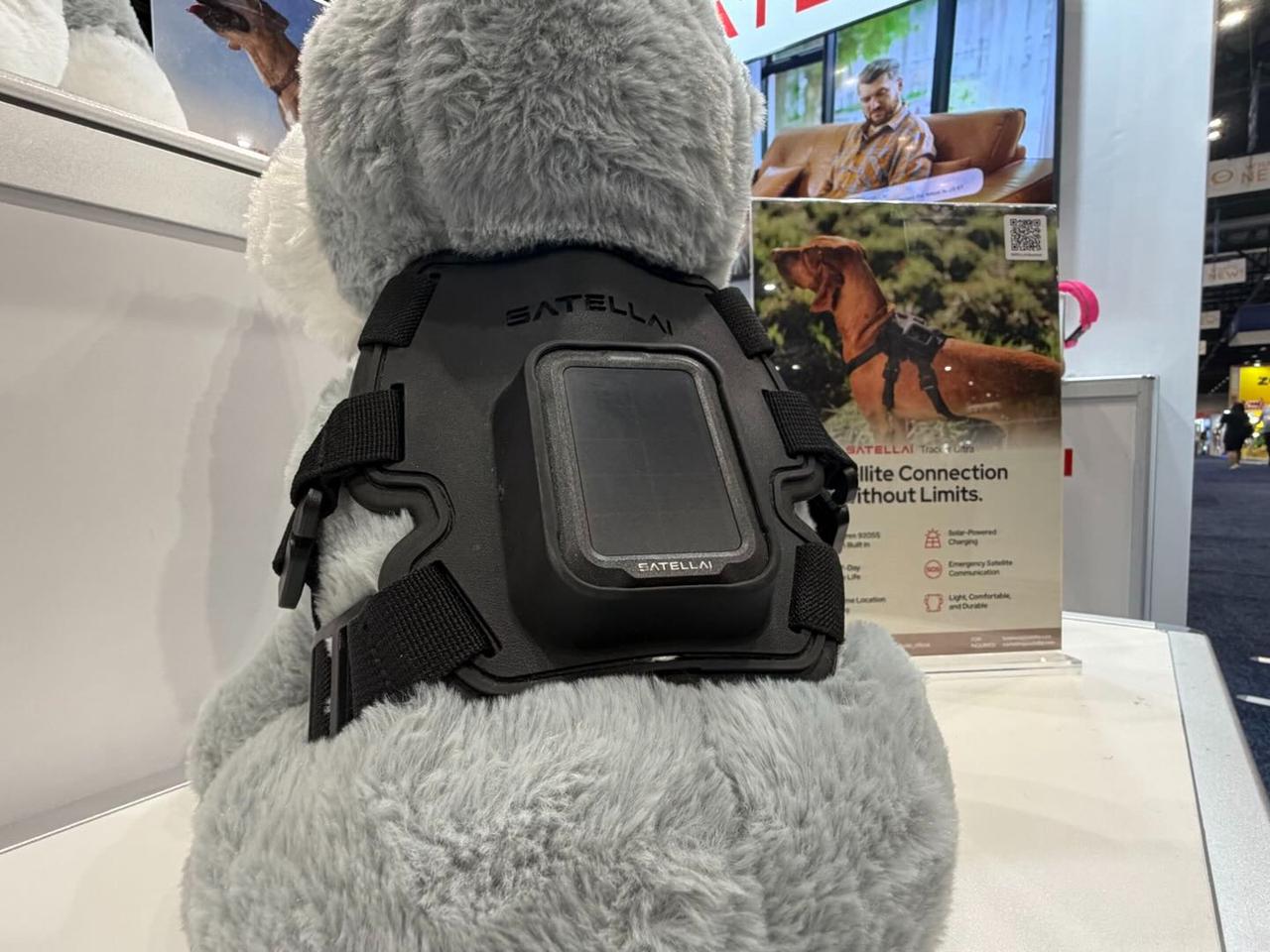 PetVora Smart Collar Air Ultra display at Interzoo